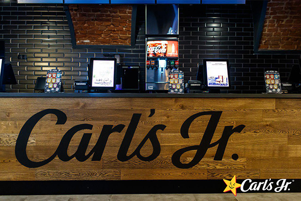 Открылся 3-ий флагманский ресторан сети Carl's Jr.